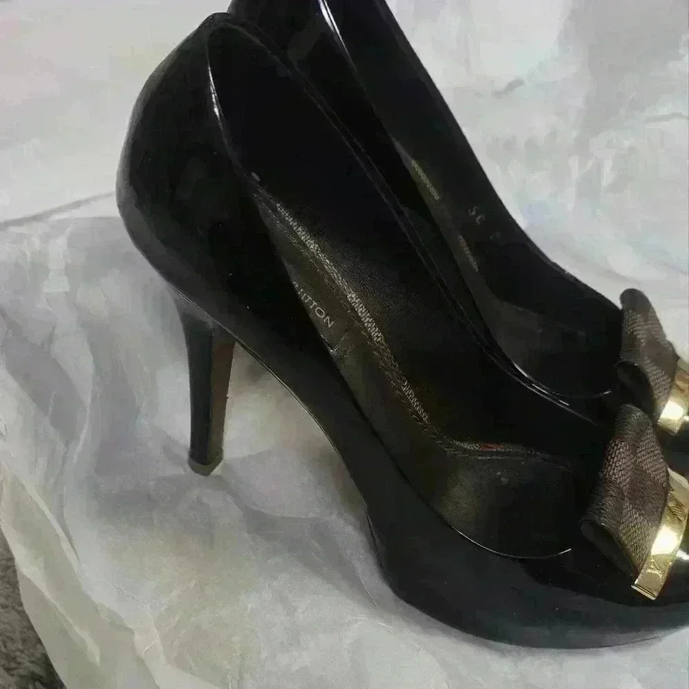 Louis vitton heels size 35.5 great condition - Picture 12 of 13